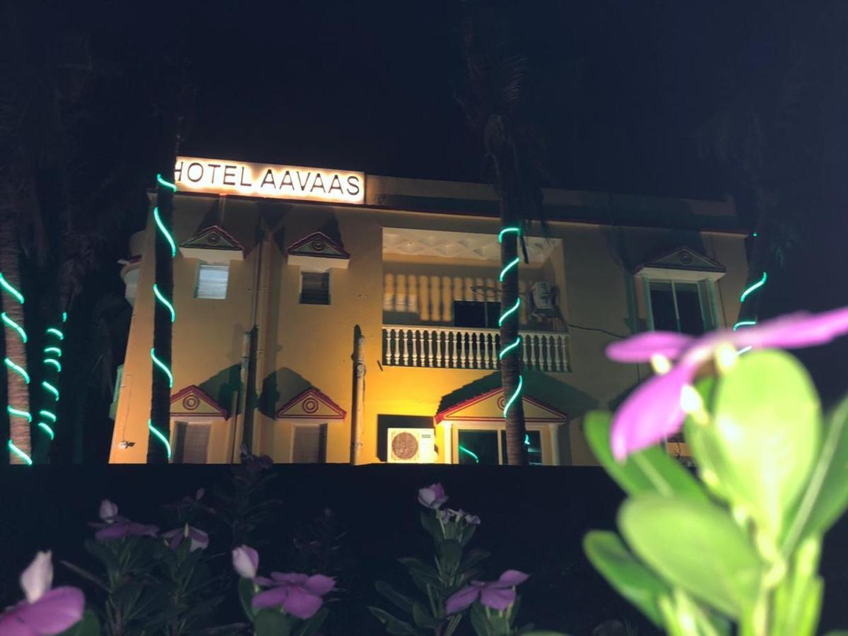 Hotel Aavaas Puri Bagian luar foto