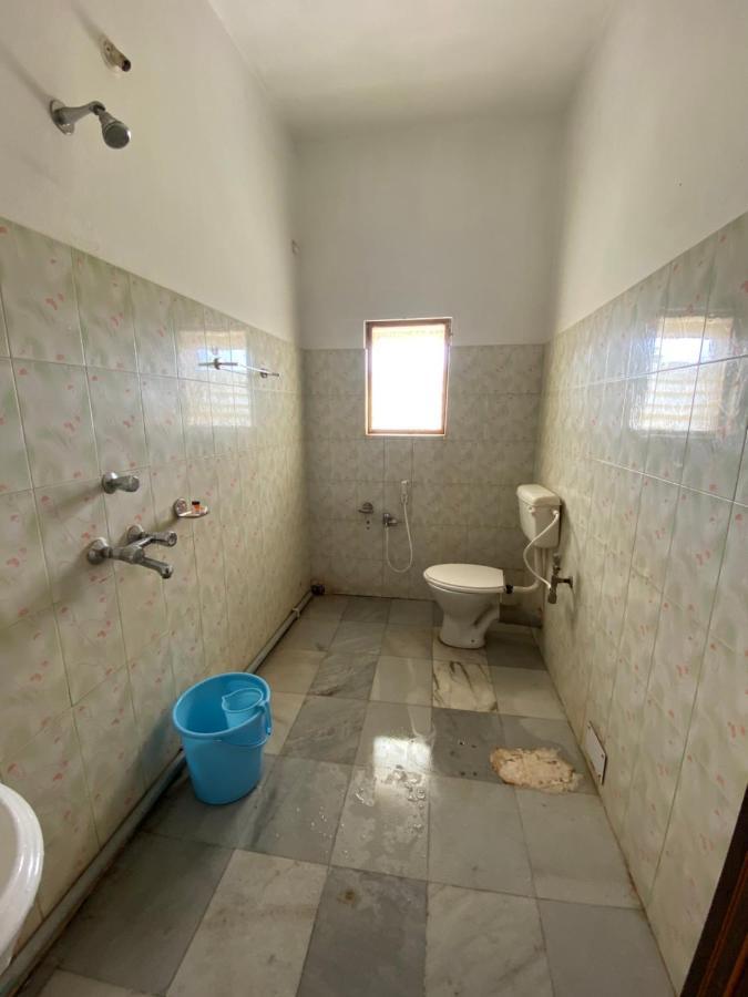 Hotel Aavaas Puri Bagian luar foto